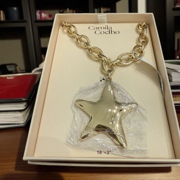 CAMILA COELHO GOLD STAR NECKLACE BRAND NEW IN BOX - Picture 1 of 3